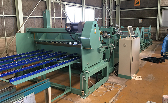 鉄板コイル自動切断機