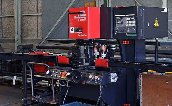 アングル等加工用機