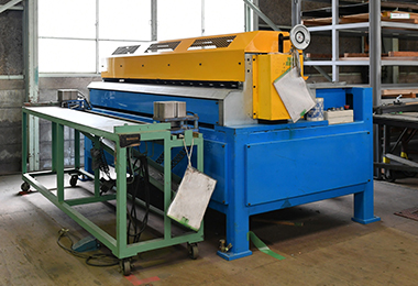 タイルリプ入機