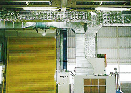 工場の空調ダクト